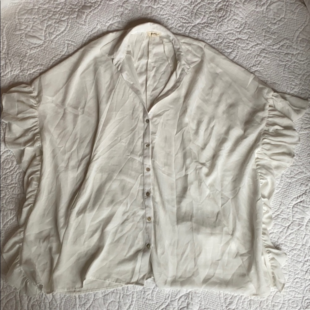 THREE BIRD NEST button up ruffle accent top